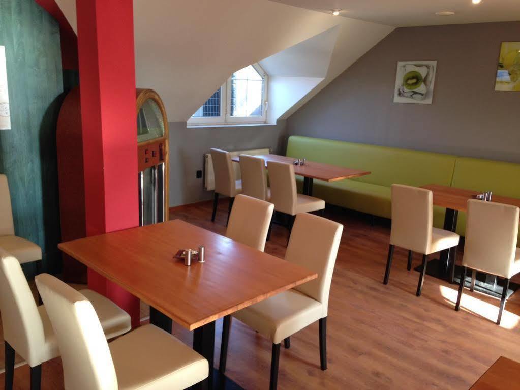 Nova Hospoda - Hotel & Restaurant Prague Exterior photo