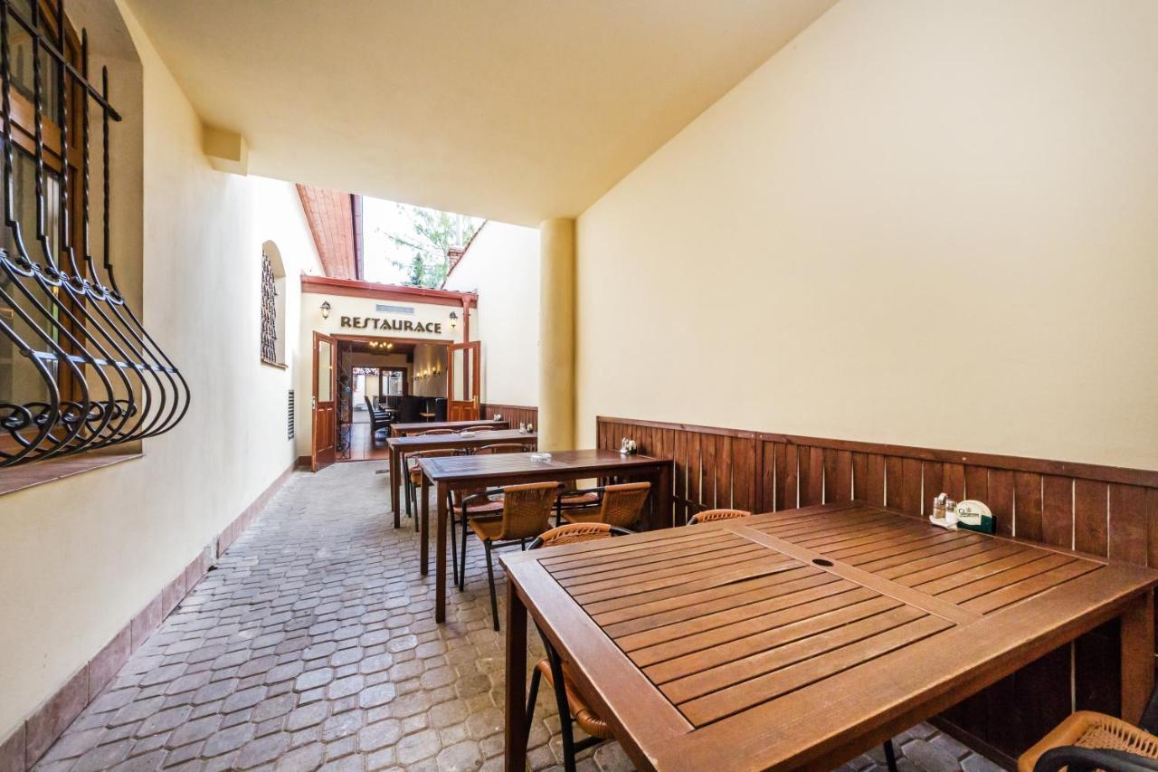 Nova Hospoda - Hotel & Restaurant Prague Exterior photo